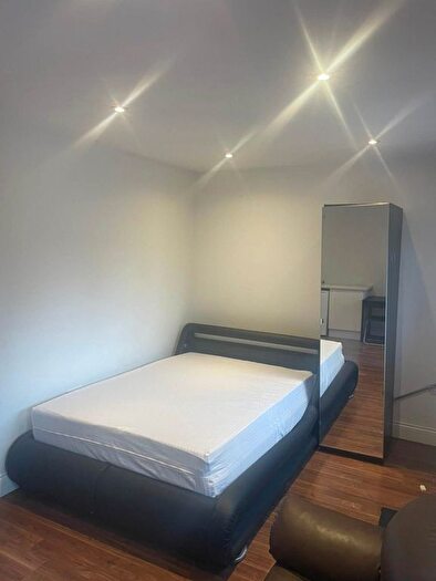Studio To Rent In Princes Avenue, Acton, W3