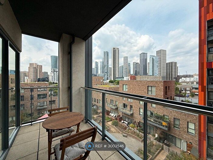 2 Bedroom Flat To Rent In Lotus House, London, E14