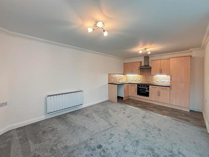 2 Bedroom Apartment To Rent In West Street, Axminster, EX13