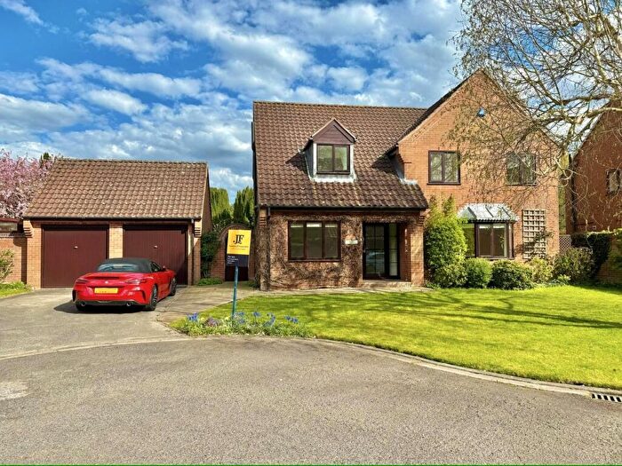 4 Bedroom Detached House For Sale In Church Side, Farnsfield, NG22