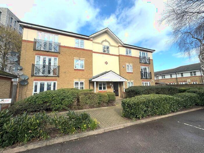 2 Bedroom Apartment To Rent In Winter Lodge, Fern Walk, London, SE16