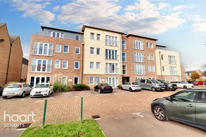 1 Bedroom Apartment For Sale In Samuel Jones Crescent, St Neots, PE19