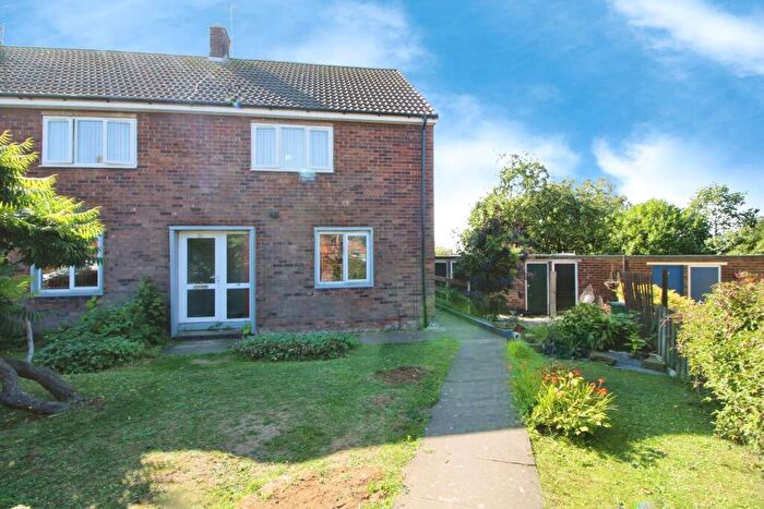 2 Bedroom Flat For Sale In Caenby Road, Scunthorpe, DN17
