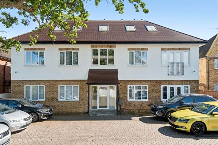 1 Bedroom Flat To Rent In Swakeleys Road, Ickenham, UB10