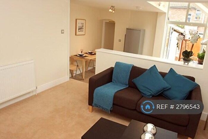 2 Bedroom Flat To Rent In Lime Walk, Headington, Oxford, OX3