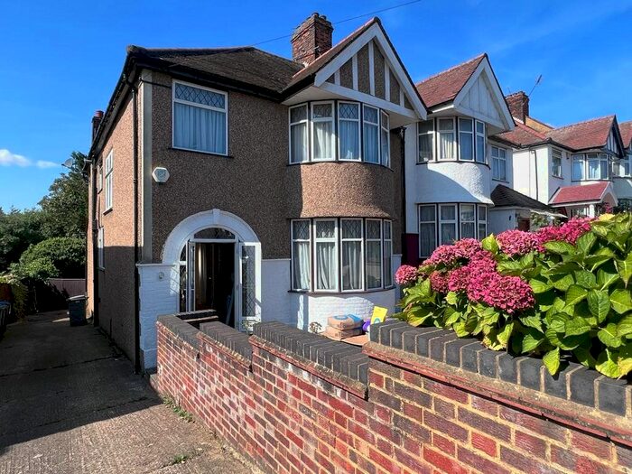 4 Bedroom Semi-Detached House To Rent In Randall Avenue, Dollis Hill Lane, London, NW2