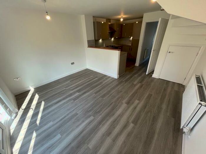 5 Bedroom House To Rent In Stratford House Road, Birmingham, B5