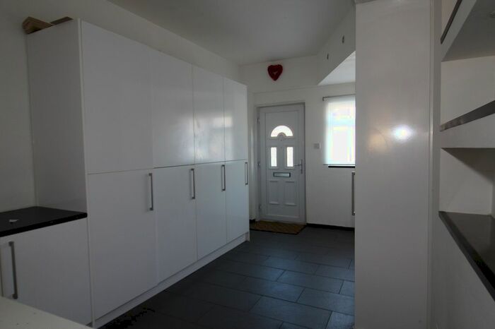 3 Bedroom End Of Terrace House To Rent In King Street, Gillingham, ME7