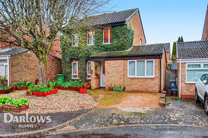 3 Bedroom Detached House For Sale In Kingfisher Close, Cardiff, CF3