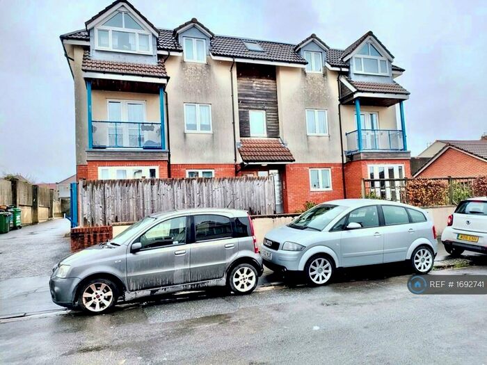 2 Bedroom Flat To Rent In Reynolds Court, Bristol, BS7