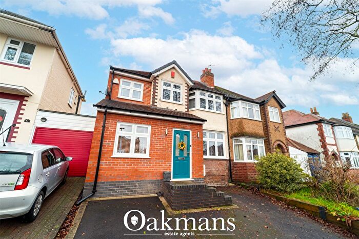 4 Bedroom Semi Detached House For Sale In Midhurst Road, Birmingham, West Midlands, B30