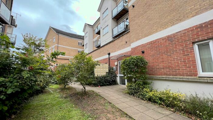 1 Bedroom Flat To Rent In Ley Farm Close, Garston, Watford, WD25