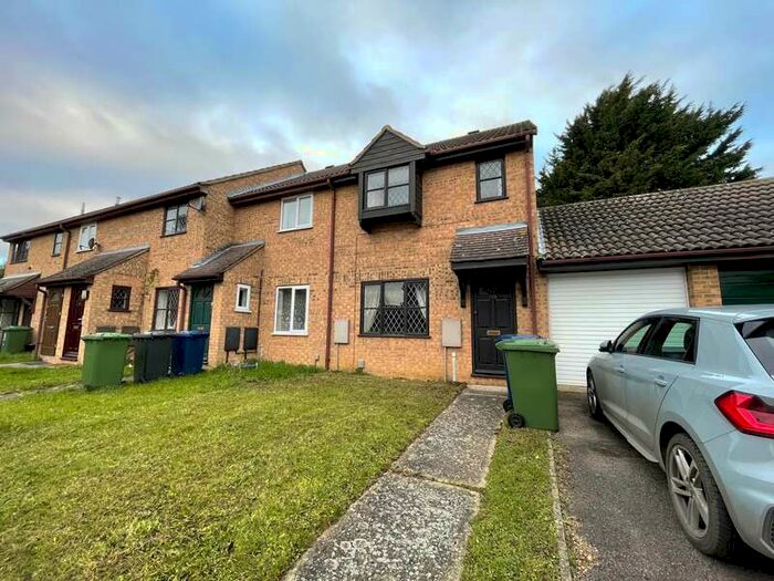 3 Bedroom End Of Terrace House To Rent In The Rowans, Milton, CB24