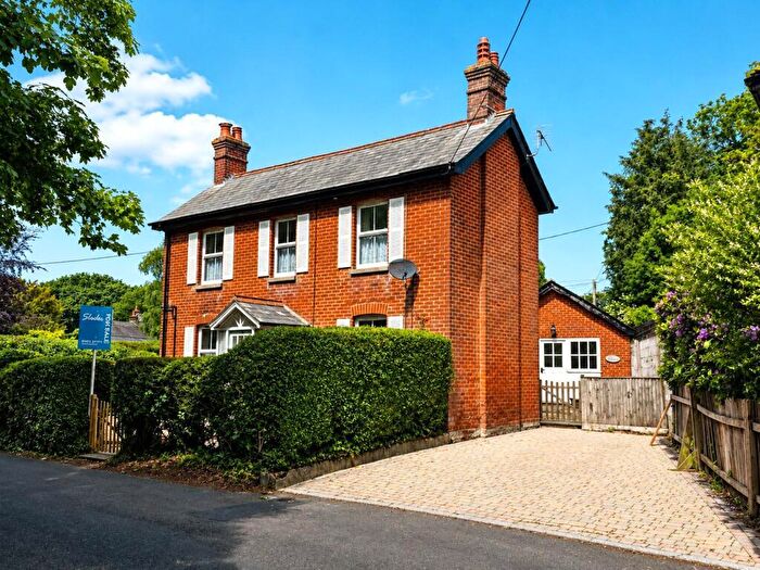 3 Bedroom Detached House For Sale In Chewton Common Road, Christchurch, Bournemouth Christchurch Poole, BH23