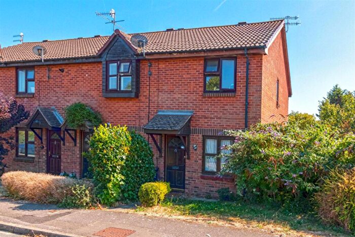 2 Bedroom End Of Terrace House To Rent In Pilgrims Walk, Worthing, BN13