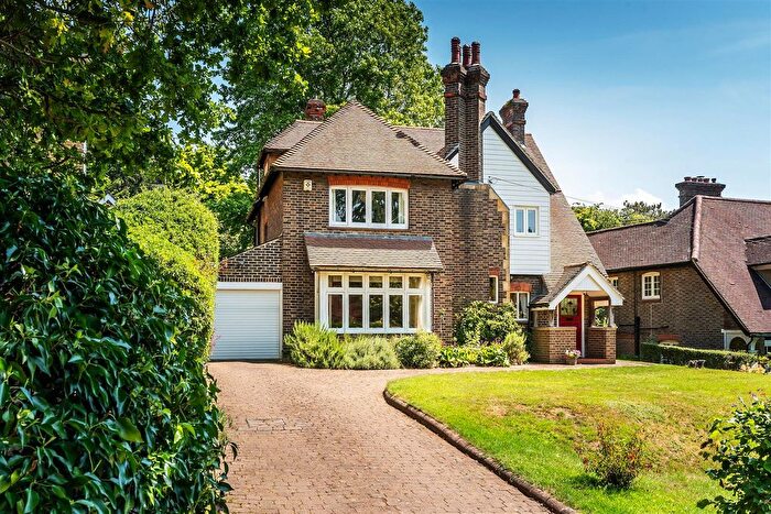 5 Bedroom Detached House For Sale In Woodhurst Park, Oxted, RH8