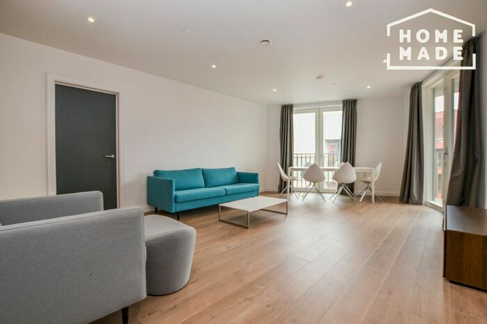 3 Bedroom Flat To Rent In Merchant House, Stratford, E20