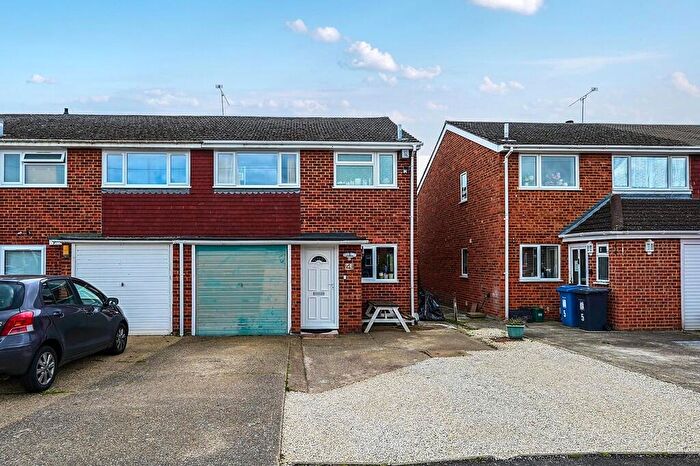 3 Bedroom End Of Terrace House For Sale In Binsted Drive, Blackwater, Camberley, GU17