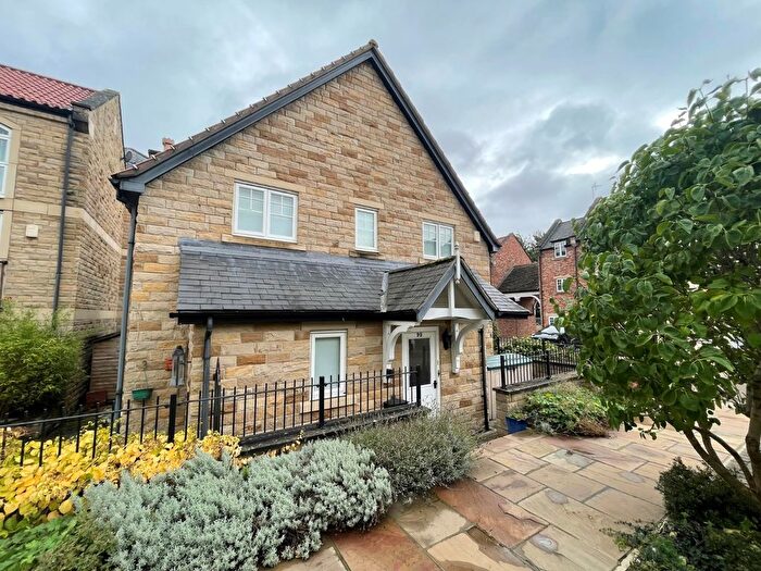 4 Bedroom Detached House To Rent In Micklethwaite Grove, Wetherby, West Yorkshire, LS22