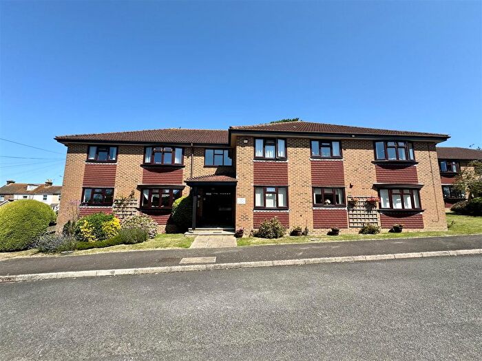 2 Bedroom Flat To Rent In Hillborough Close, Bexhill-On-Sea, TN39