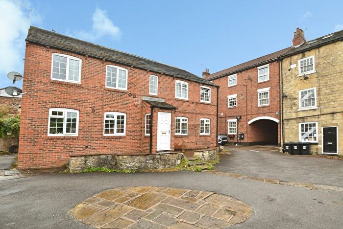 2 Bedroom Flat For Sale In High Street, Knaresborough, North Yorkshire, HG5