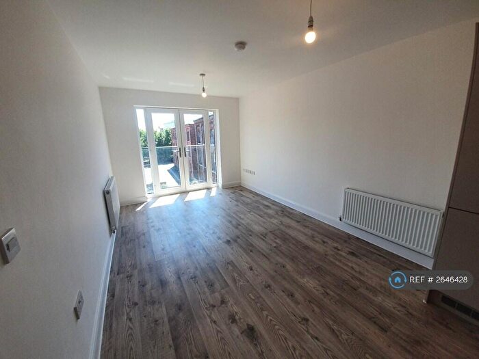 1 Bedroom Flat To Rent In St Thomas's Place, Stockport, SK1