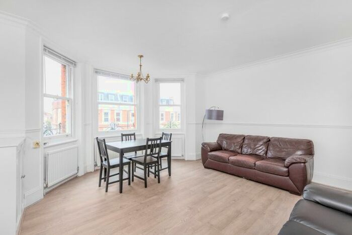 2 Bedroom Flat To Rent In Fulham Road, London SW6