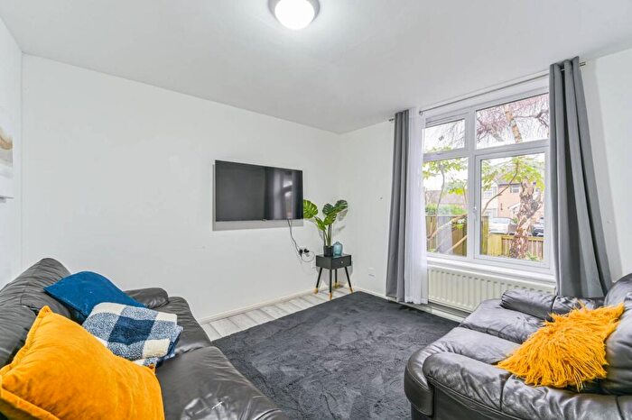 3 Bedroom House To Rent In Nash Road, Brockley, London, SE4