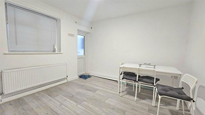 1 Bedroom Flat To Rent In Kingsland Road, Hackney, E8