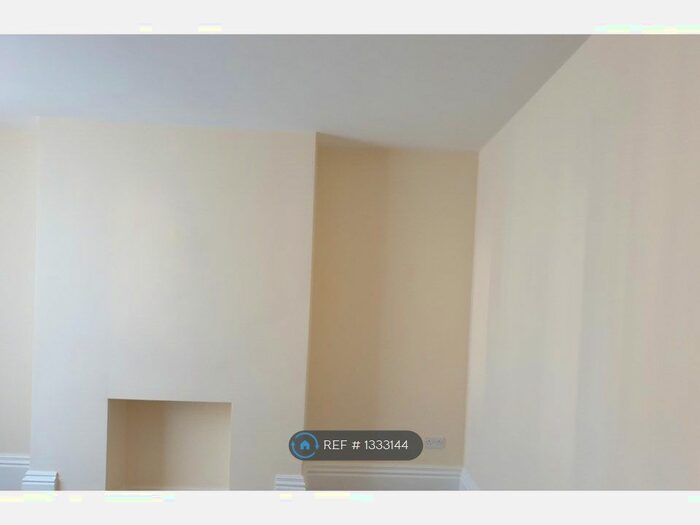 2 Bedroom Flat To Rent In Marsh, Huddersfield, HD1