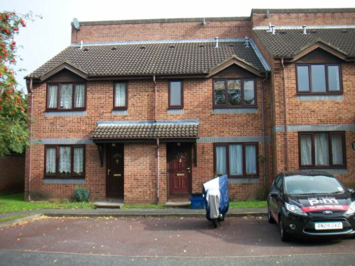 1 Bedroom House To Rent In Pendall Close, Cockfosters, EN4