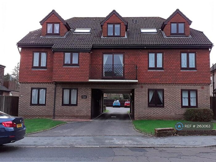 1 Bedroom Flat To Rent In Stacey Court, Merstham, Redhill, RH1