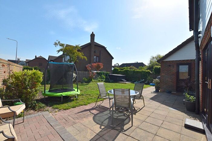 4 Bedroom Detached House For Sale In Wraightsfield Avenue, Dymchurch, TN29