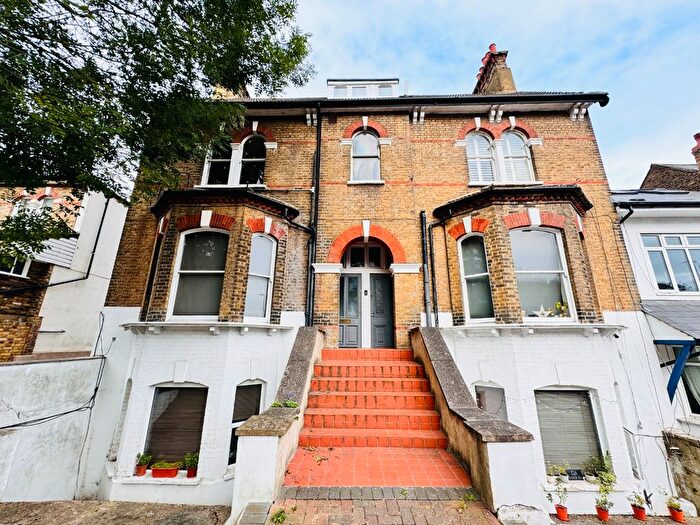 1 Bedroom Flat For Sale In Eglinton Hill, Shooters Hill, London, SE18