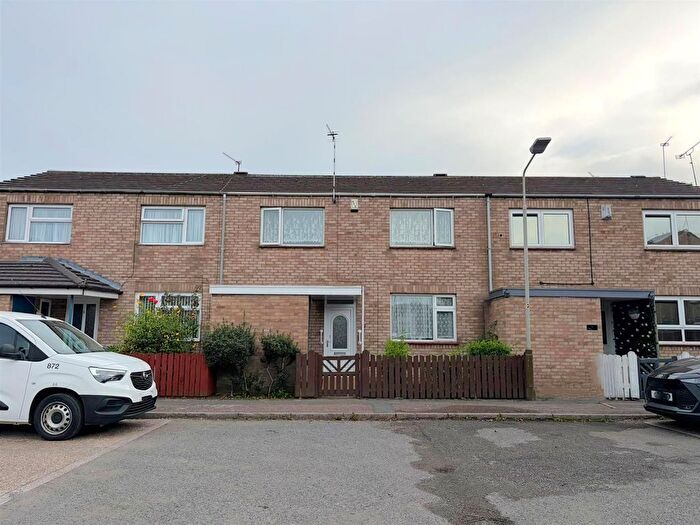 3 Bedroom Terraced House For Sale In Edgecote Court, Northfields, Leicester, LE5