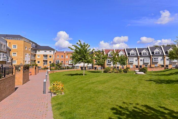 2 Bedroom Apartment To Rent In Flambard Way, Godalming, GU7