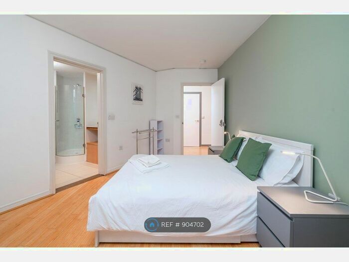 3 Bedroom Flat To Rent In Alamaro Lodge, London, SE10