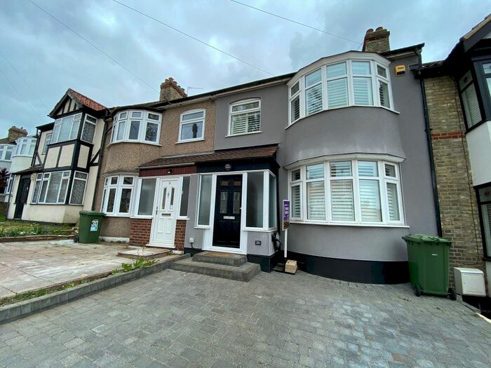 3 Bedroom Terraced House To Rent In Marshalls Drive, Romford, RM1