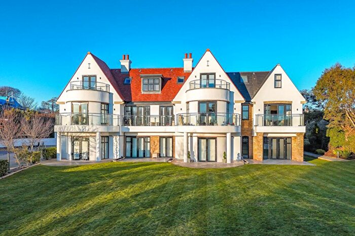 2 Bedroom Apartment For Sale In Barton Common Road, Barton On Sea, New Milton, BH25