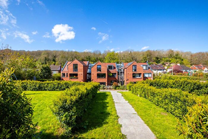 1 Bedroom Apartment For Sale In Old Lodge Lane, Malan Apartments, CR8