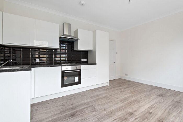 2 Bedroom Flat To Rent In North Street, Bromley, BR1