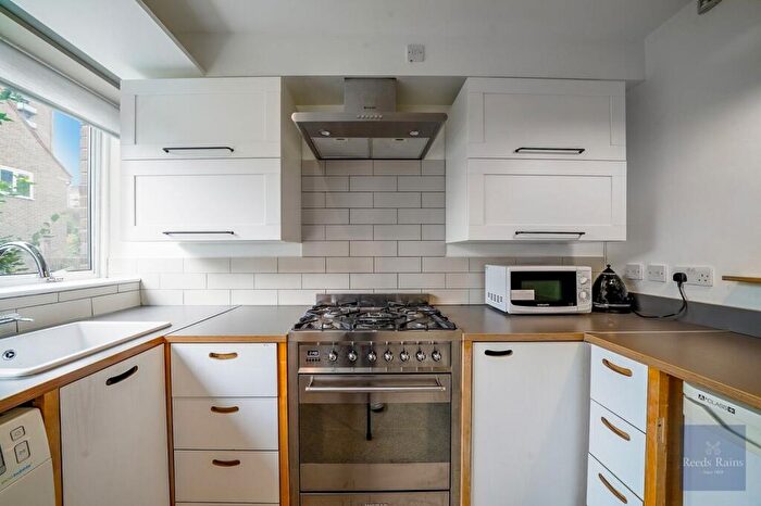 3 Bedroom Terraced House To Rent In Ambergate Street, London, SE17