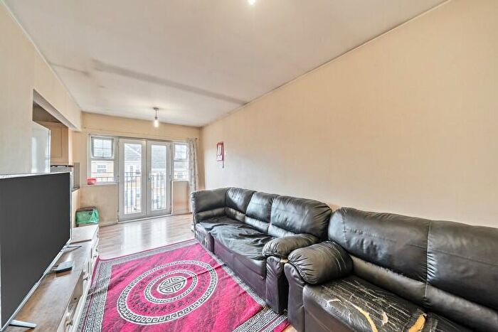 2 Bedroom Flat For Sale In Warren Way, Edgeware, London, HA8