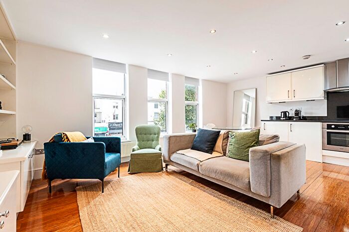 1 Bedroom Flat To Rent In Flat, Goldhawk Road, London, W12