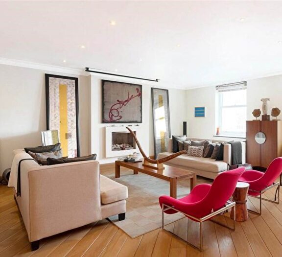 2 Bedroom Flat To Rent In Curzon Street, Mayfair, W1J
