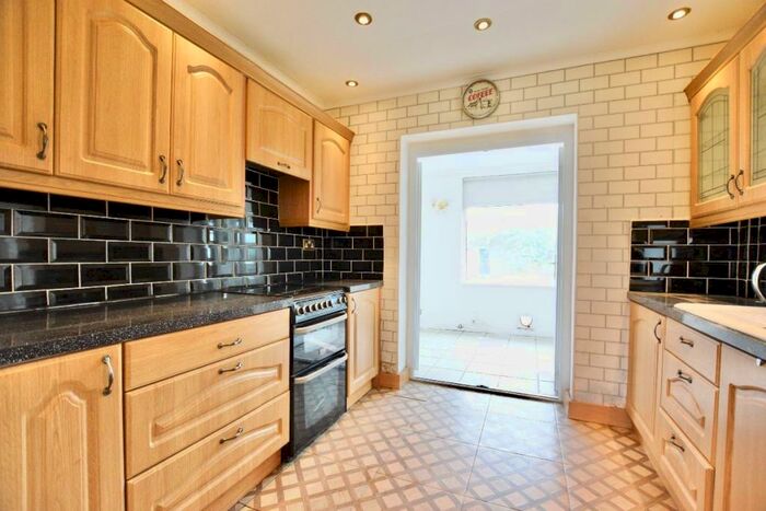 4 Bedroom Semi-Detached House To Rent In Rush Green Road, RM7