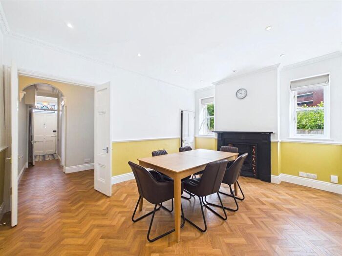 4 Bedroom End Of Terrace House To Rent In Alma Vale Road, Clifton, Bristol, BS8