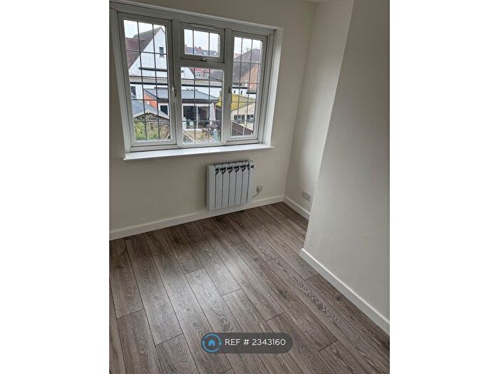 1 Bedroom Maisonette To Rent In Seaton Gardens, Ruislip, HA4