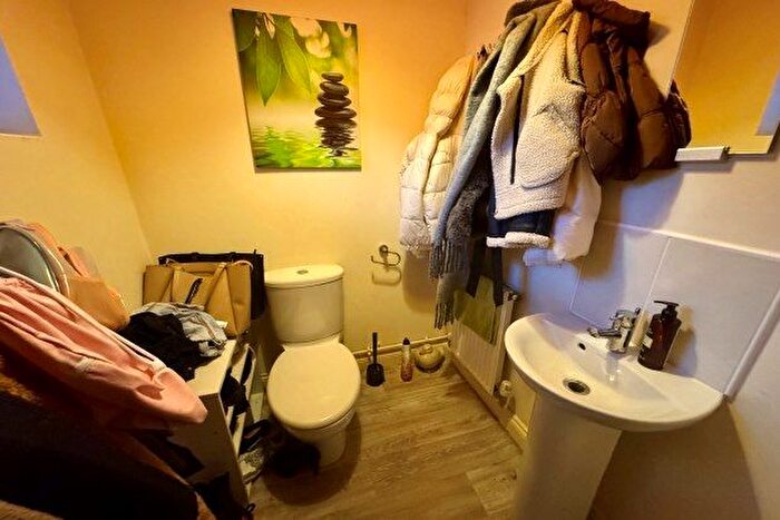 4 Bedroom Link Detached House To Rent In Whitlock Grove, Birmingham, B14
