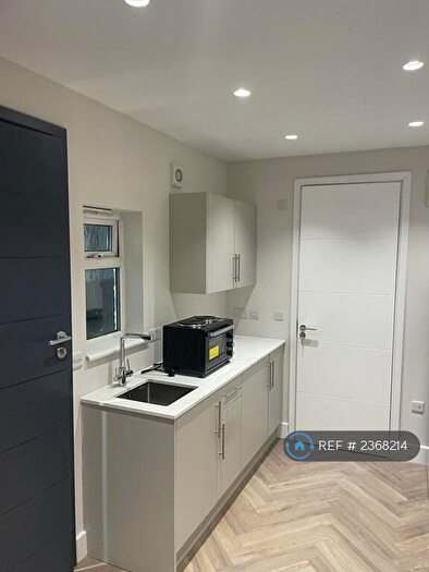 1 Bedroom Flat To Rent In Shirehall Lane, London, NW4